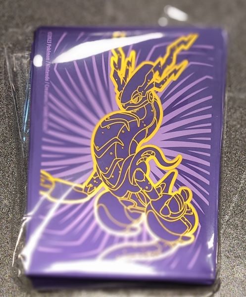 [57] Confezione 65 Sleeves ETB Scarlet & Violet: Miraidon