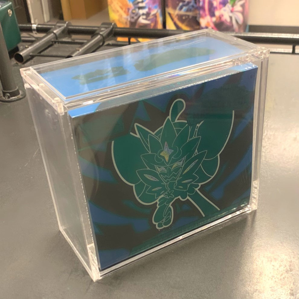 SeV Crepuscolo Mascherato ITA - Set Allenatore Fuoriclasse + Case in Plexiglass Cards Collection